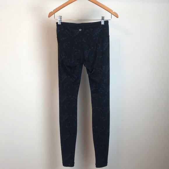 EUC lululemon Blue & Black Full Length Leggings - Picture 6 of 8